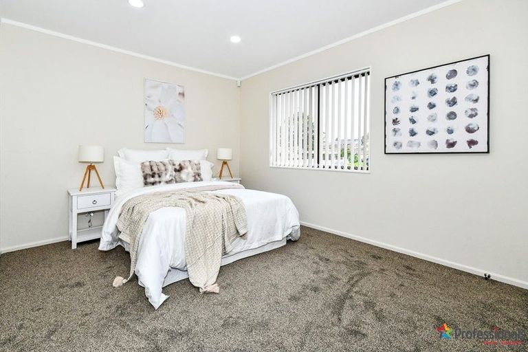 Photo of property in 18 Phoenix Place, Papatoetoe, Auckland, 2025