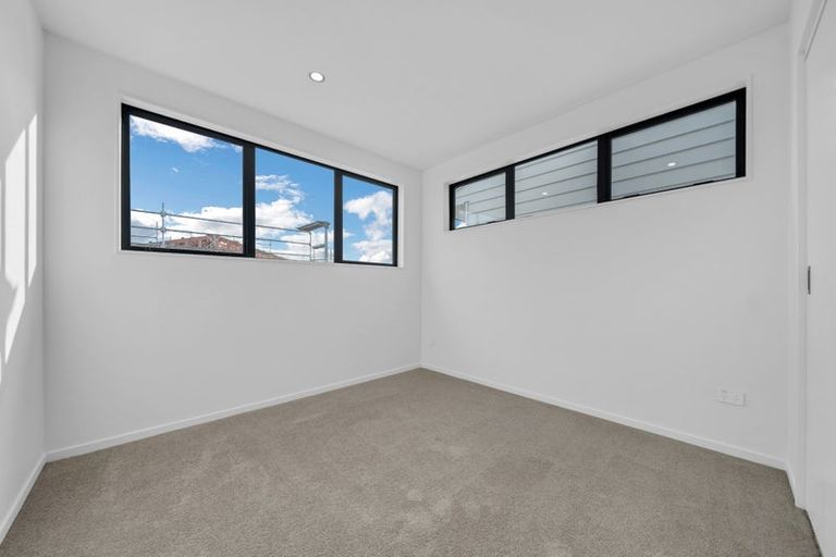 Photo of property in 1 Te Kaapia Road, Papakura, 2110