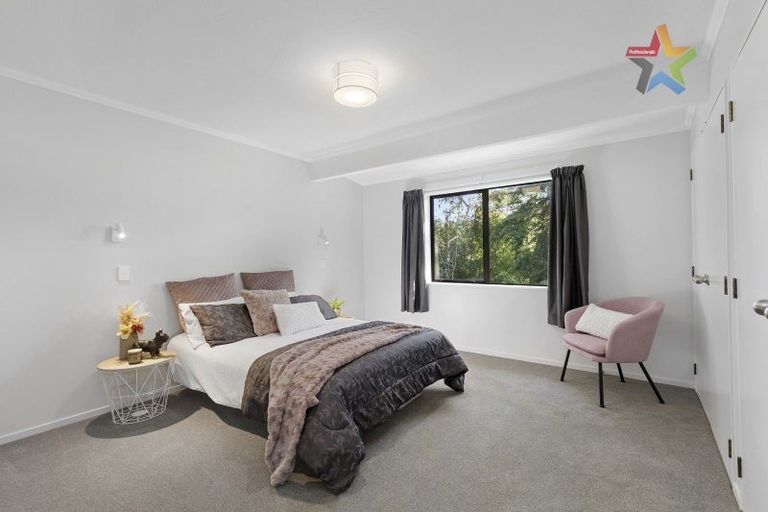 Photo of property in 24 Kennedy Grove, Stokes Valley, Lower Hutt, 5019