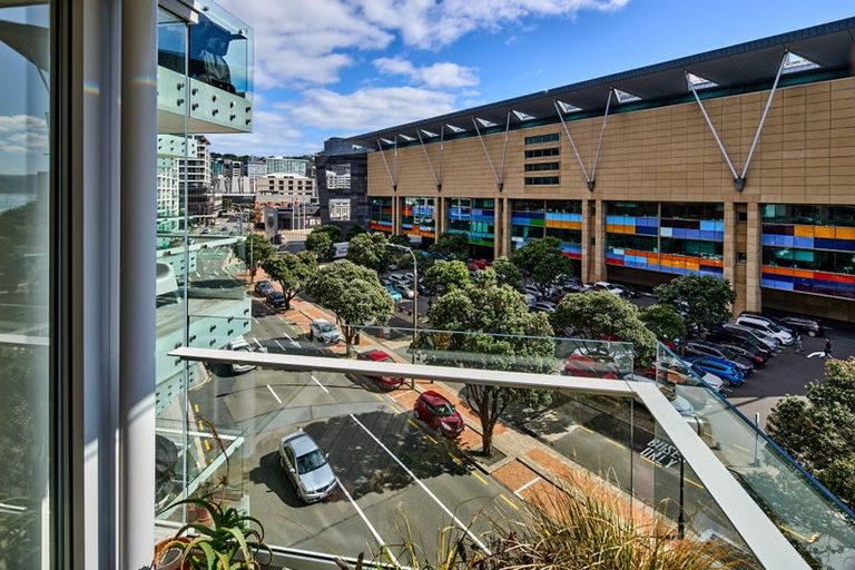 Photo of property in Piermont Apartments, 4e/82 Cable Street, Te Aro, Wellington, 6011