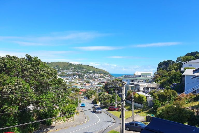 Photo of property in 3/102 Eden Street, Island Bay, Wellington, 6023