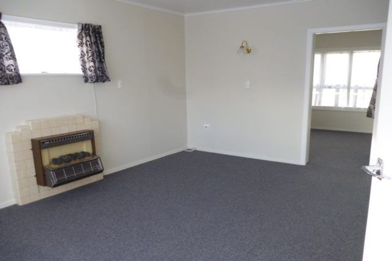 Photo of property in 1/33 Queen Street, Upper Hutt Central, Upper Hutt, 5018