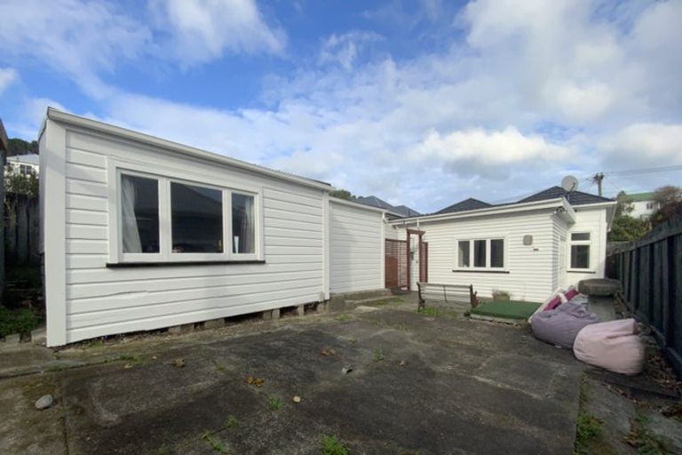 Photo of property in 26 Herald Street, Berhampore, Wellington, 6023