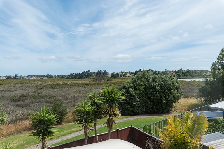 Photo of property in 27 Fergy Crescent, Wattle Downs, Auckland, 2103