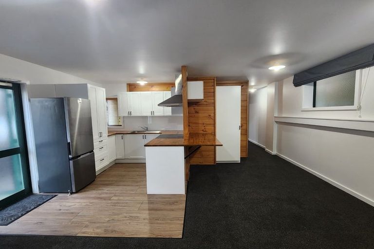 Photo of property in Te Awhina Apartments, 7/22 Sussex Street, Mount Cook, Wellington, 6021