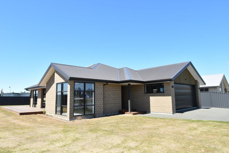 Photo of property in 39 Lakeland Avenue, Twizel, 7901