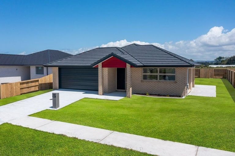 Photo of property in 91 Kaurinui Crescent, One Tree Point, 0118