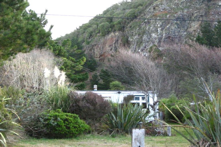 Photo of property in 18 Beach Road, Long Beach, Port Chalmers, 9081