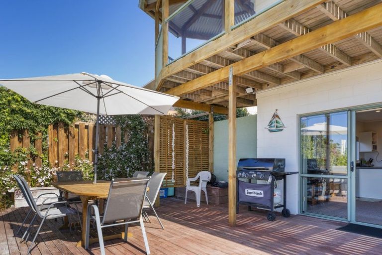 Photo of property in 8 Landel Place, Whitianga, 3510