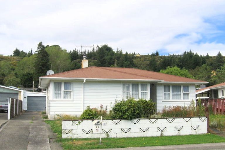 Photo of property in 14 Oregon Drive, Maoribank, Upper Hutt, 5018