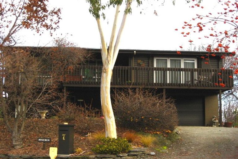 Photo of property in 7 Argyle Place, Arrowtown, 9302
