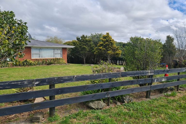 Photo of property in 68 Cemetery Road, Wainui, Silverdale, 0992