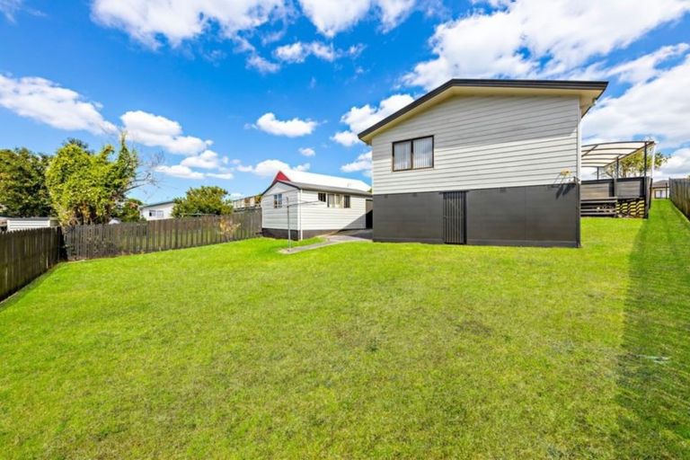 Photo of property in 71 Etherton Drive, Weymouth, Auckland, 2103