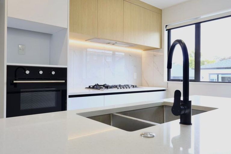 Photo of property in 5/25 Hutchinson Avenue, New Lynn, Auckland, 0600