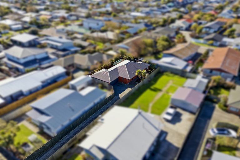 Photo of property in 32 Diamond Avenue, Spreydon, Christchurch, 8024