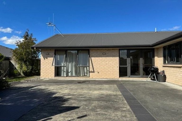 Photo of property in 102 Rhodes Drive, Kelvin Grove, Palmerston North, 4414