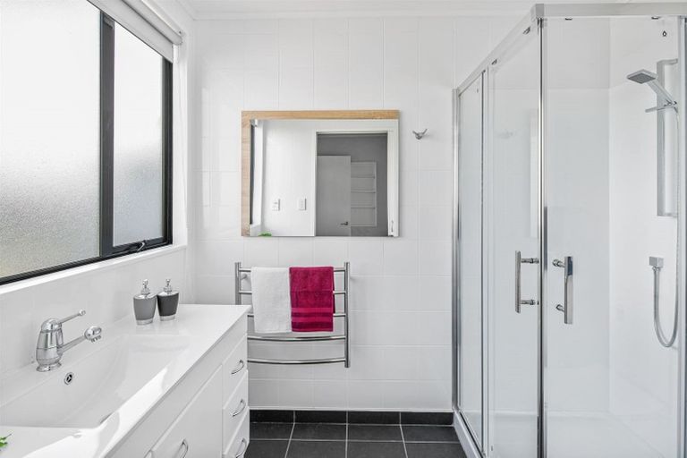 Photo of property in 19a Pelorous Street, Paparangi, Wellington, 6037