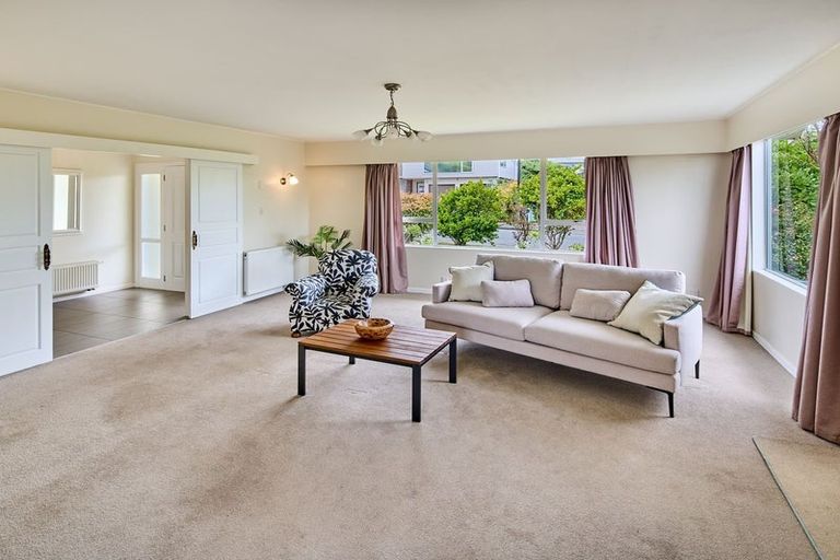 Photo of property in 14 Ardal Grove, Tirohanga, Lower Hutt, 5010