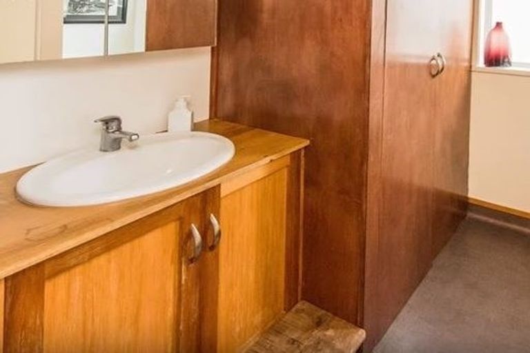 Photo of property in 16 Dickson Crescent, Saint Johns Hill, Whanganui, 4500