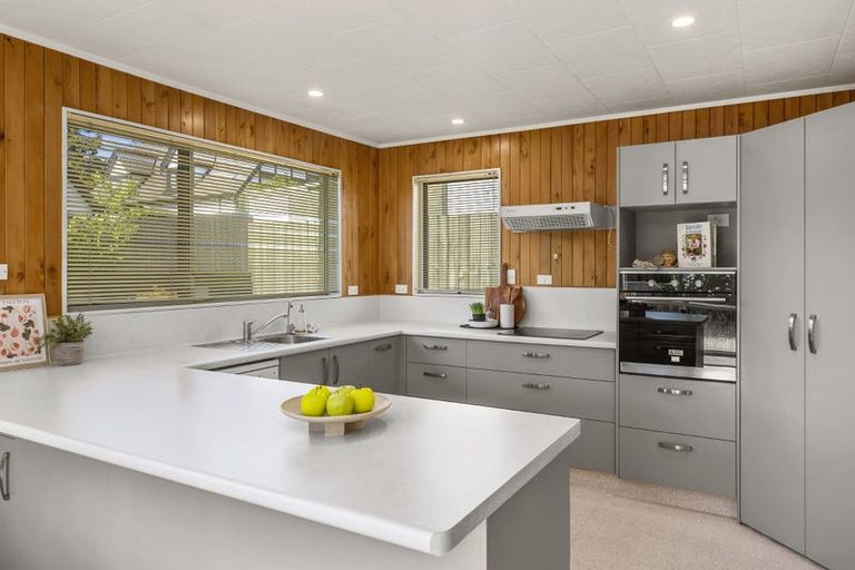 Photo of property in 6 Robertson Street, Glenholme, Rotorua, 3010