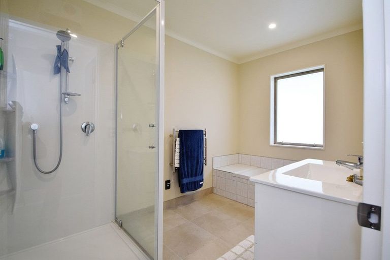 Photo of property in 66 Manu Drive, Kaiwaka, 0573