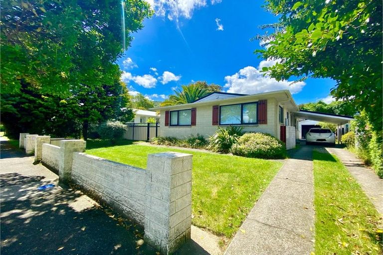 Photo of property in 122 California Drive, Totara Park, Upper Hutt, 5018
