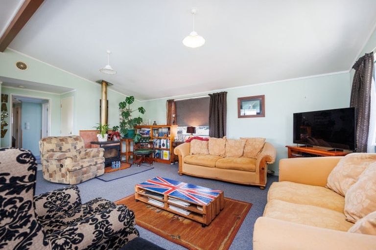 Photo of property in 1931 Parewanui Road, Parewanui, Bulls, 4894