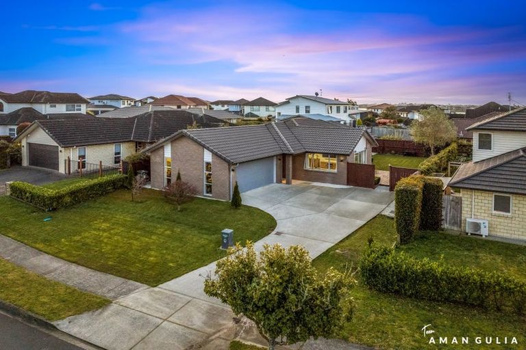 Photo of property in 21 Capriana Drive, Karaka, Papakura, 2113