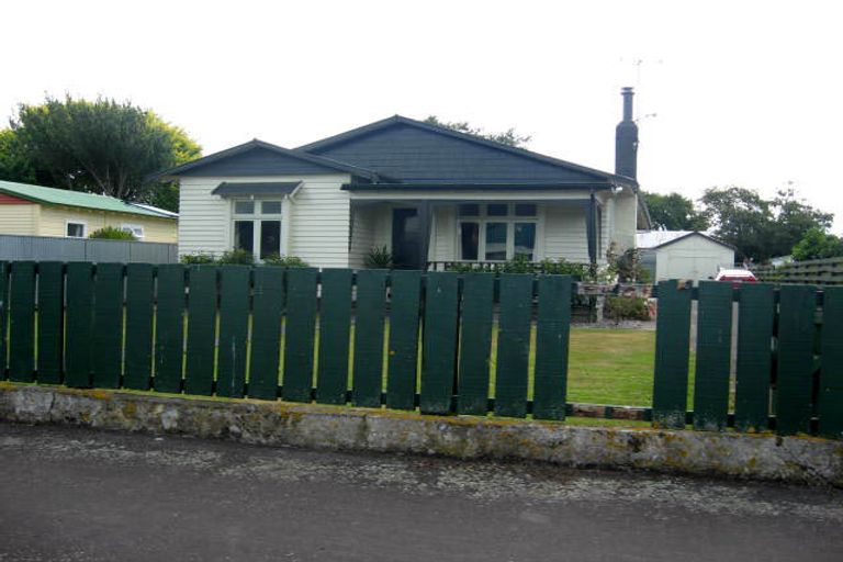 Photo of property in 10 Huxley Street, Pahiatua, 4910