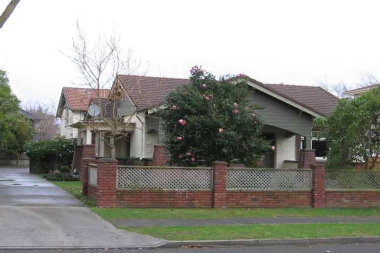 Photo of property in 24 Elmira Avenue, Hokowhitu, Palmerston North, 4410