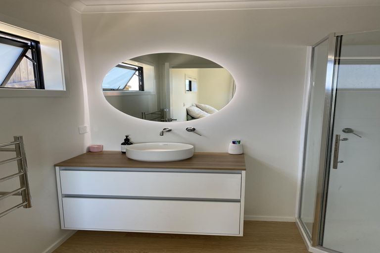 Photo of property in 33 Omahina Street, Raglan, 3225