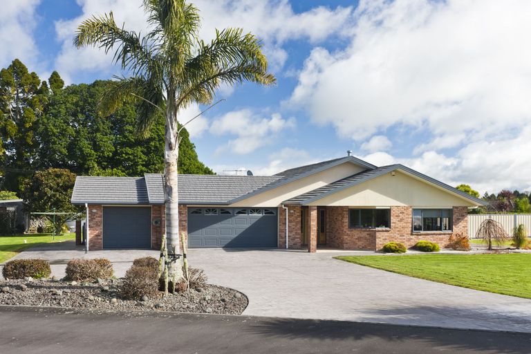 Photo of property in 16 Cairn Way, Te Kamo, Kamo, 0185