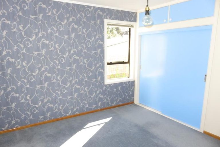 Photo of property in 62 Salford Street, Newlands, Wellington, 6037