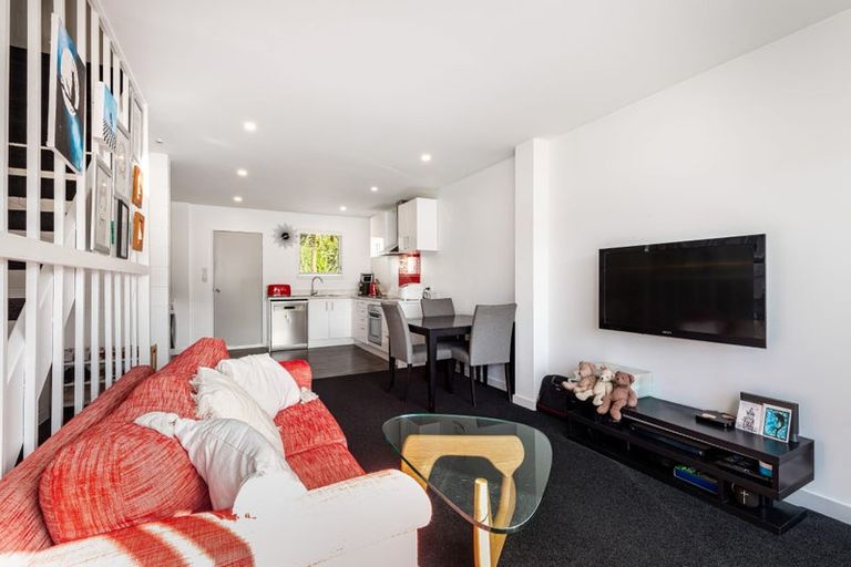 Photo of property in 2 Narbada Crescent, Khandallah, Wellington, 6035