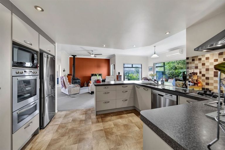 Photo of property in 104b Queens Road, Glen Avon, New Plymouth, 4312