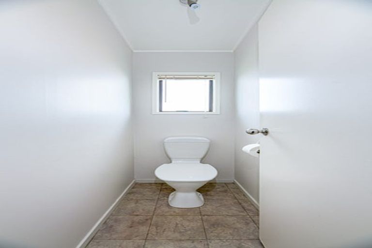 Photo of property in 274 Great North Road, Henderson, Auckland, 0612