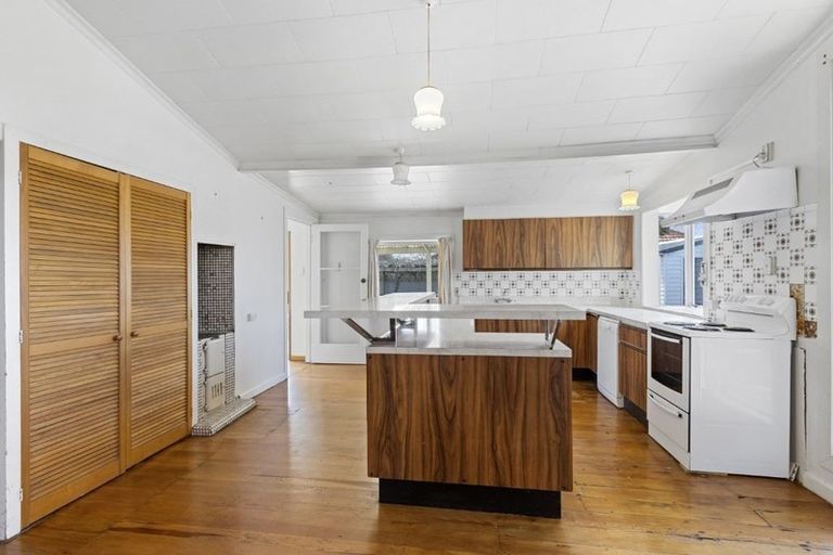 Photo of property in 211 Westminster Street, Mairehau, Christchurch, 8013