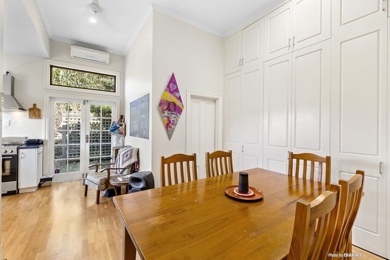 Photo of property in 7 Cam Street, Island Bay, Wellington, 6023