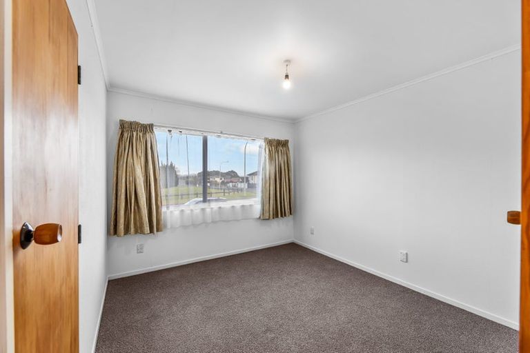 Photo of property in 1 Stella Drive, Clarks Beach, 2122