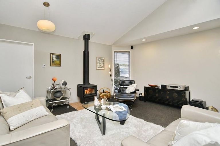 Photo of property in 28 Shenley Drive, Belfast, Christchurch, 8051