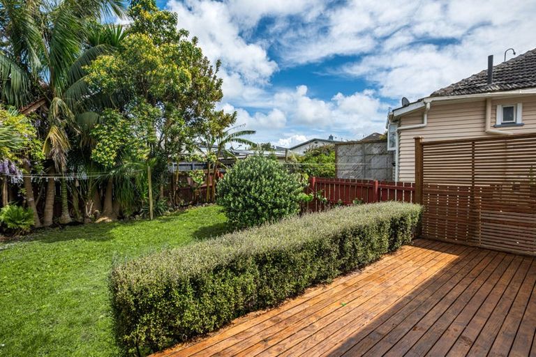 Photo of property in 2/66 Miller Road, Mangere Bridge, Auckland, 2022