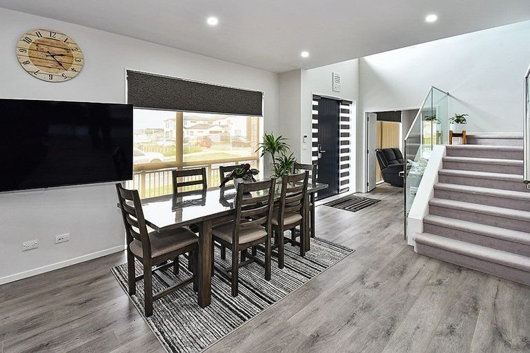 Photo of property in 1 Aklander Rise, Flat Bush, Auckland, 2019