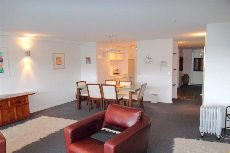 Photo of property in Aqua, 5/74 Oriental Parade, Oriental Bay, Wellington, 6011
