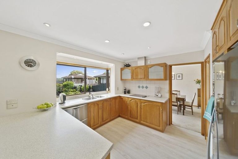 Photo of property in 26 Loloma Drive, Half Moon Bay, Auckland, 2012