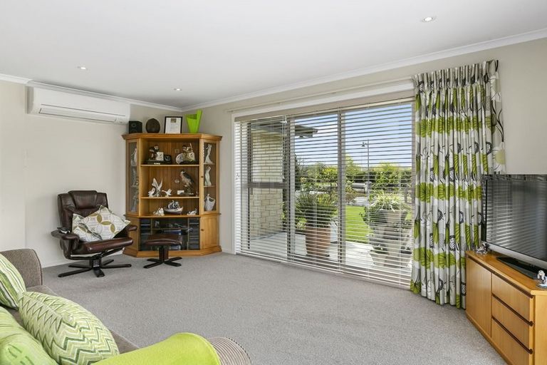 Photo of property in 48 Hagart-alexander Drive, Mosgiel, 9024