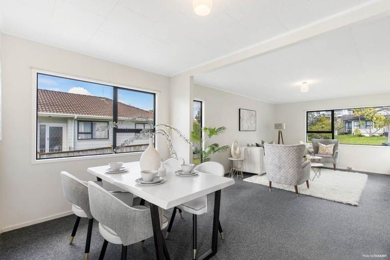 Photo of property in 27 Barbados Drive, Unsworth Heights, Auckland, 0632