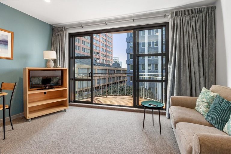 Photo of property in Atrium Towers, 5c/154 The Terrace, Wellington Central, Wellington, 6011