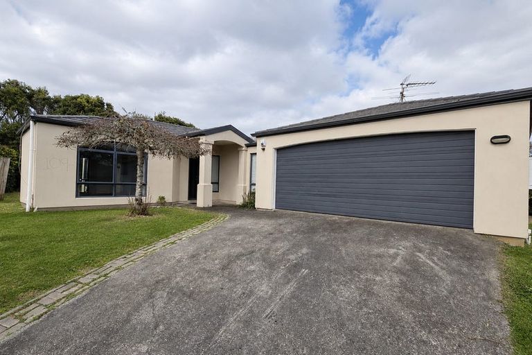 Photo of property in 109 Charles Prevost Drive, The Gardens, Auckland, 2105