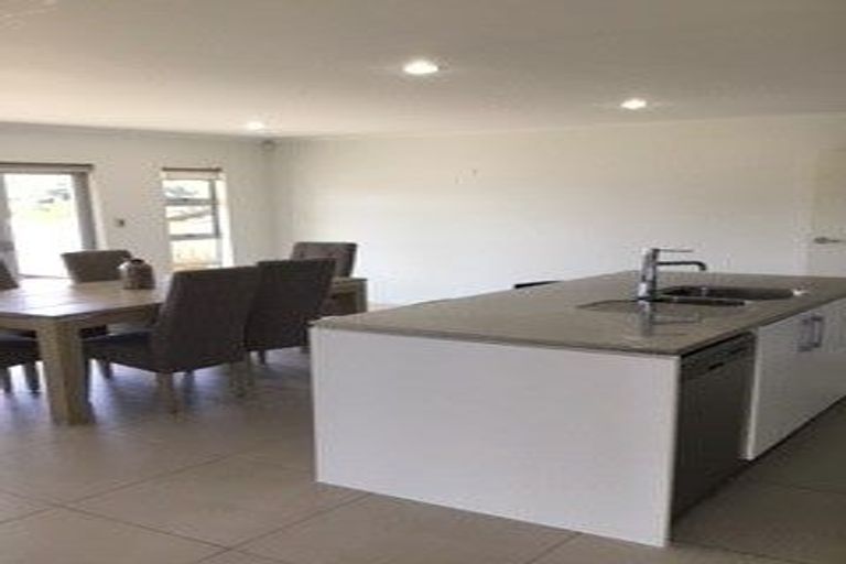 Photo of property in 84 Karamea Street, Whalers Gate, New Plymouth, 4310
