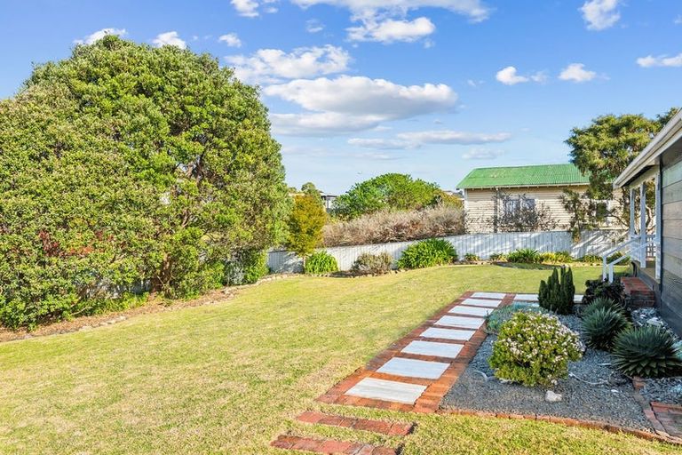 Photo of property in 12 Hicks Crescent, Waikanae Beach, Waikanae, 5036